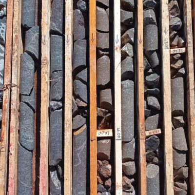 A9R1fmxebw_1yvmjf4_2j4